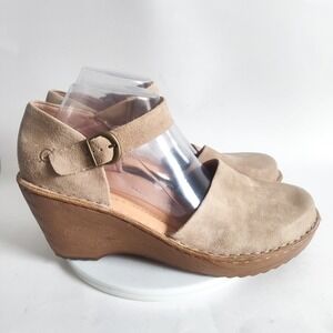 Born Mary Janes Size 11 Wedge Platform Shoe Suede Beige Retro Preppy Comfort Y2K